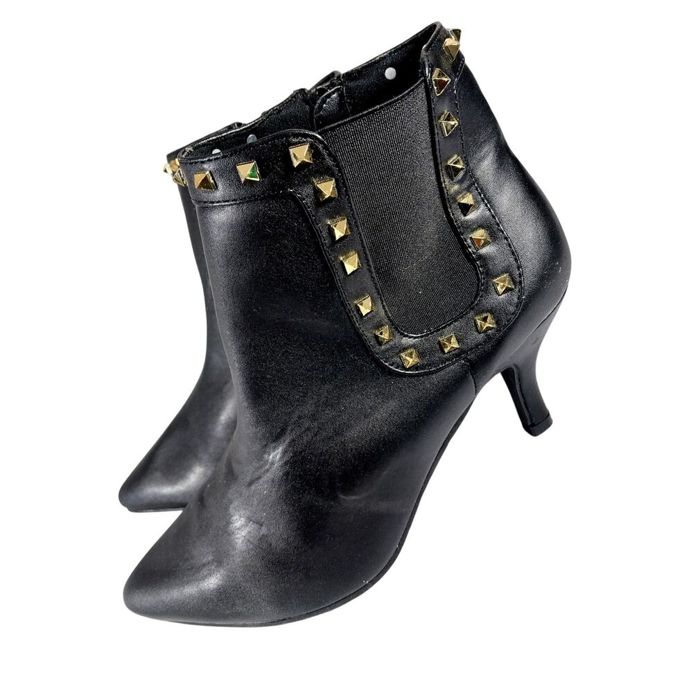 EY BOUTIQUE! BLACK VEGAN LEATHER & GOLD PYRAMID STUD DETAIL ZIP ANKLE BOOTS! 9M